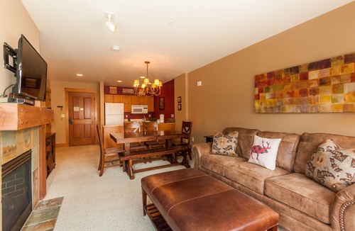 River Run Condo | NEW LISTING: Luxurious 2BR Condo sleeps 6. Next to lift. Heated Pool & Hot Tub