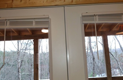 Murphy Cabin | NEW LISTING! Mountain Cabin Getaway with a fire pit, High Speed Internet, Dog OK
