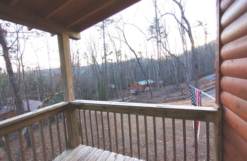 Murphy Cabin | NEW LISTING! Mountain Cabin Getaway with a fire pit, High Speed Internet, Dog OK
