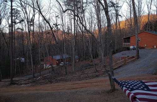 Murphy Cabin | NEW LISTING! Mountain Cabin Getaway with a fire pit, High Speed Internet, Dog OK