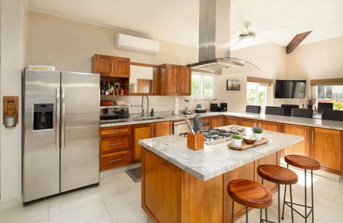 Emiliano Zapata Condo | New Listing! Ocean view & across from the beach!