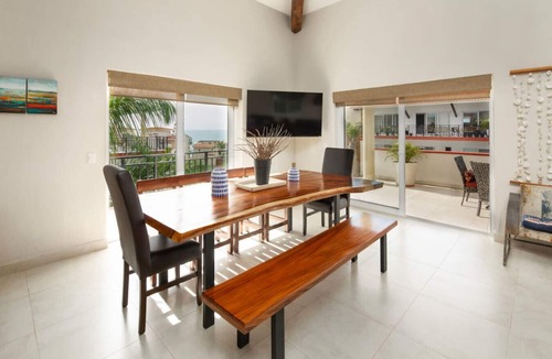 Emiliano Zapata Condo | New Listing! Ocean view & across from the beach!