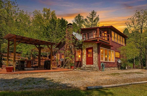 Morganton House | NEW LISTING ! RUSTIC MEADOW AT LADYBUG LAKE
