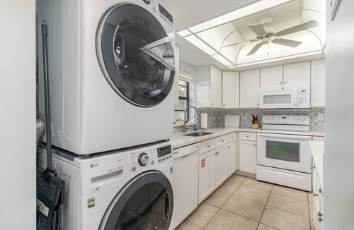 Avon By The Sea Condo | NEW LISTING - Upscale 2 King Beds-One Level-Pool Front- Steps to Beach & Pier!
