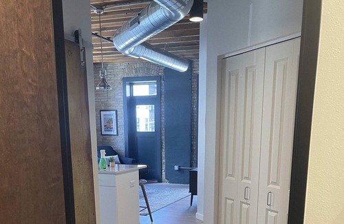 Fifth Ward Apartment | New Loftstyle Apt Milwaukee 201