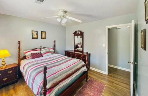 Evans House | NEW! Luxe Cottage with Big Backyard 10 Mi to Augusta