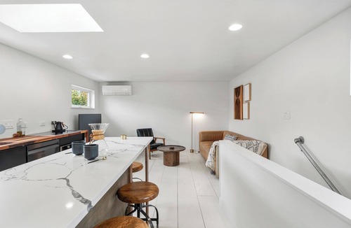 Green Lake House | NEW Luxe Modern Bright Open Floor Plan. Superb Location. Walk to everything.