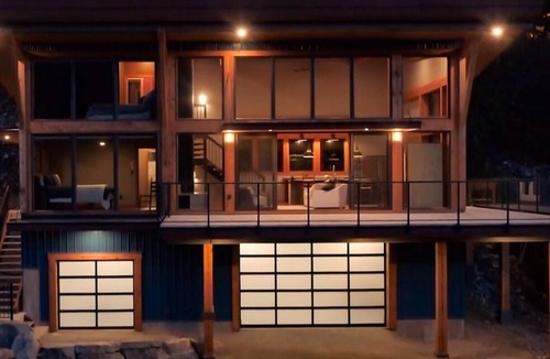 Nelson Ski Chalet | NEW Luxe Modern Timberframe - Iconic Panorama Views w/Air-Con