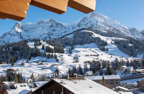 Adelboden Apartment | New, luxurious, 5-star attic apartment with gallery for 8 persons.