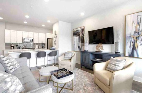 New Orleans Condo | New Luxurious & Beautiful! - 2br/2ba w/Pool!
