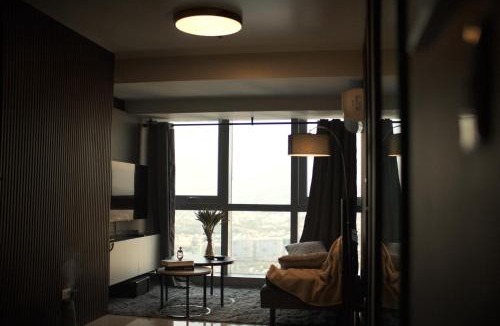 Bagumbayan Apartment | NEW Luxurious Hotel type Condominium 48th Floor