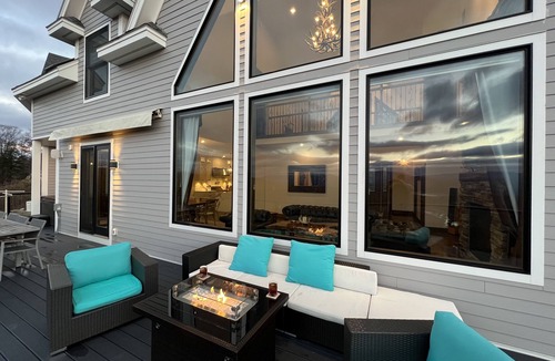 Campton House | New Luxurious Mountain Paradise. Best Views! Hot Tub, AC, Waterville Estates