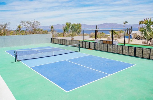 El Sargento House | New Luxurious Pool Pickleball Jacuzzi Cold Plunge, Sauna Ocean views every BDR