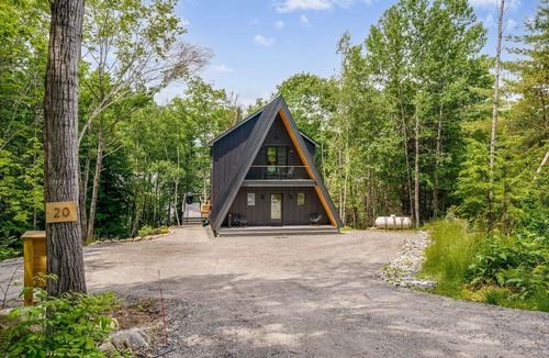 Harrison House | NEW Luxury A-Frame, Lake Access w/hot tub