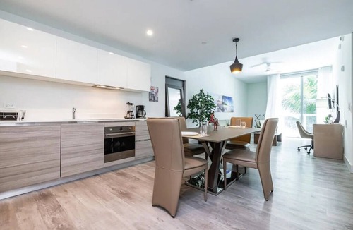 Hollywood Lakes Condo | New Luxury Beachfront Condo with Rooftop Pool