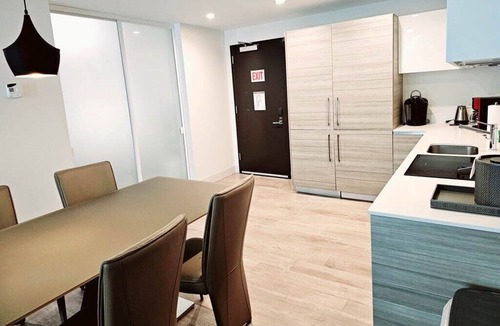 Hollywood Lakes Condo | New Luxury Beachfront Condo with Rooftop Pool