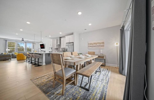 Wake Forest Apartment | NEW Luxury Condo Rooftop Terrace EV Charger