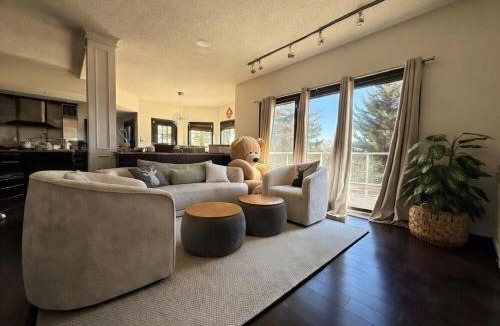 Southwest Calgary House | NEW Luxury Executive Home 5 bedrm FitRM 6,000sq