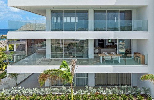 Willemstad Apartment | *NEW* Luxury Mambo beach seafront apartment!
