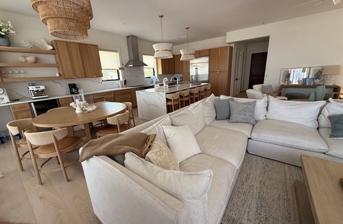 Sandy Point Villa | NEW Luxury Sandy Point Beachfront/Canal Villa FLASH SALE 70% OFF!