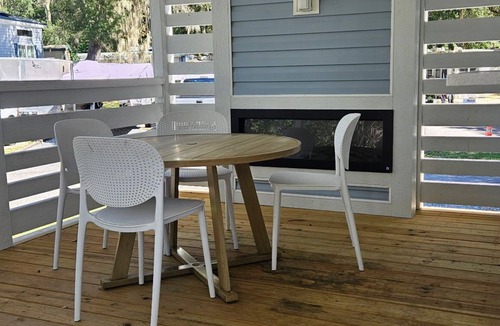 Salt Springs House | New Luxury Tiny Home at Salt Springs Resort – King Bed, Porch & Fire Pit
