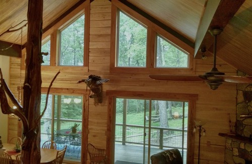 Brevard House | New Luxury Tree Chalet near Dupont State Forest