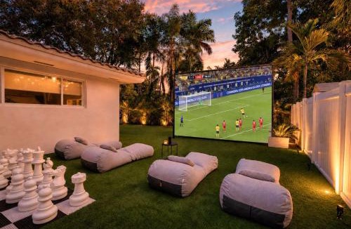 Biscayne Park Villa | New Luxury Villa Delilah Biscayne Park