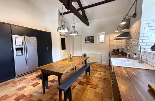 Le Bugue House | *NEW* magnificent stone property with private pool & mature garden