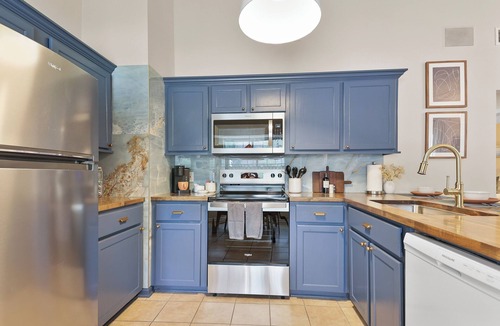 Whitemarsh Island House | New Meets Nostalgic- Cottage Sleeps 8