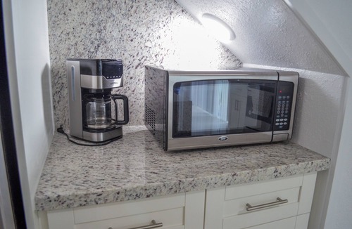 Cutler Bay House | New Miami Townhouse On Lake For Families FU 3Bd/2Bth/5 Persons