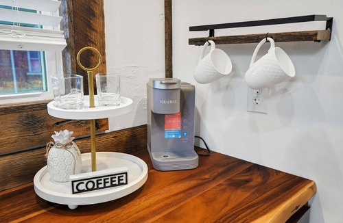 Somerset Apartment | NEW! Mid Century Escape, Columbia House Unit C