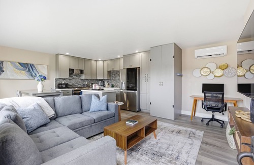 Mount Helix House | New Modern 2BR Home with Movie theater, & Big Yard