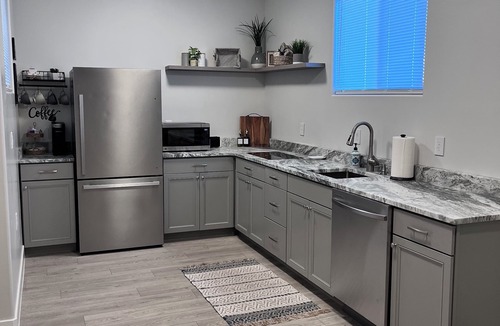Toquerville House | NEW Modern basement casita with majestic views just 24mi to Zion National park