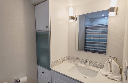 Rodeo Apartment | New Modern Clean Studio Apartment