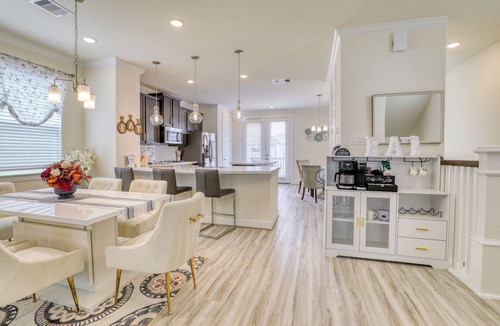 Southeast Houston House | New! Modern Gated & Secured FIFA 2026 Downtown Houston MedCenter NRG