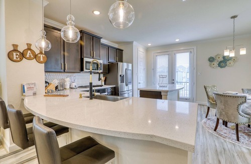 Southeast Houston House | New! Modern Gated & Secured FIFA 2026 Downtown Houston MedCenter NRG