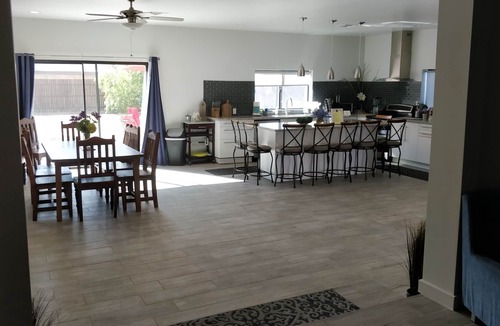 Camelback East House | New Modern Home close to Phoenix Mountain