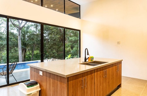 Samara House | New Modern Jungle Home: Wake Up to Monkeys & Birds, Just 15 Mins from Beach!
