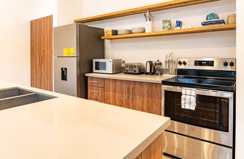 Samara House | New Modern Jungle Home: Wake Up to Monkeys & Birds, Just 15 Mins from Beach!