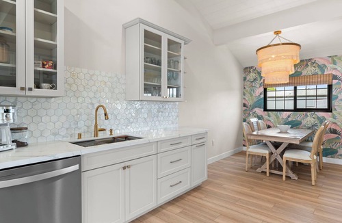 Cardiff-by-the-Sea House | New Modern Luxury, 3/2 Fam Friendly, BBQ, Central!