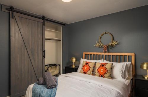 Arvada House | NEW Modern, Luxury Home with Hot Tub, Gym, Sauna, and 12 Minutes to Denver