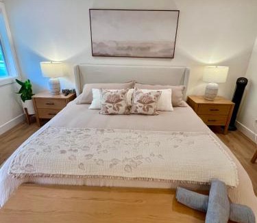 Regional District of Nanaimo Apartment | NEW Modern Oceanside Suite with King Bed, Water Views, Resort Pool & Hot Tub