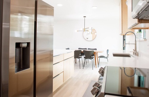 Turnagain House | New modern remodel in an awesome neighborhood- near ocean and coastal trail