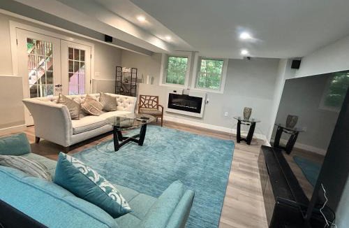 Nashua House | New, Modern, Spacious Guest Suite in Nashua!