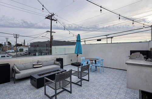 El Segundo Apartment | NEW! Modern Studio w/ Pool 5 mins from LAX & Beach- Monthly Stay Discount
