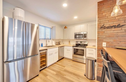 Village at Camelback House | NEW & Modern townhouse, Pool, Camelback Ski Area