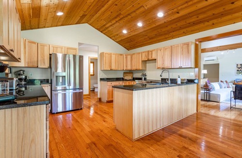 Roscoe House | NEW: Multi-Generational Haven nr Roscoe