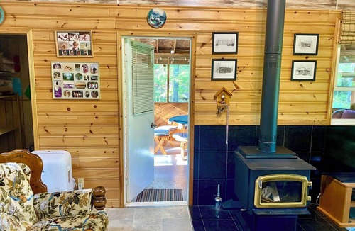 Victoria Beach Cabin | NEW NIRVANA RENTALS LISTING-Classic Cottage Charm- 3 bedroom