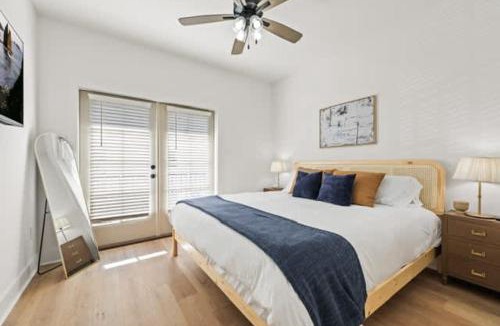 Lafayette House | NEW Oakview Loft - River Ranch - 85 TV - Office - Nespresso - 2 King Beds