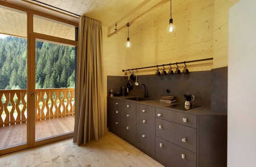 Racines Apartment | New Opening – Apartment 'Archerhof Rudis Hennenstoll' with Mountain View, Private Garden & Wi-Fi